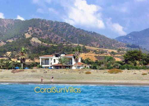 Nature - Direct To Sandy Beach, Impressive Villa, Quiet area, Argaka (fotografie 2)