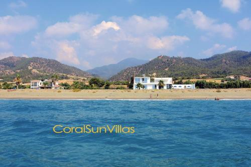 Nature - Direct To Sandy Beach, Impressive Villa, Quiet area, Argaka (fotografie 5)
