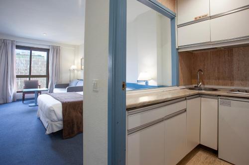 Espahotel Plaza de España - image 11