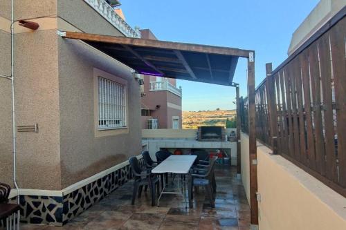 adosado con piscina a 10 minutos de Alicante in La Capitana