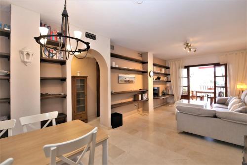 Estepona East Penthouse Apartment SYLVIA in เอล ปาไรโซ
