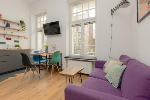 Apartment with Balcony Warsaw's Praga by Noclegi Renters, Warszawa