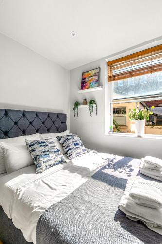 Charming Studio Flat close to Holborn station, Londra