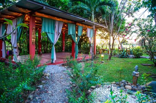 Naturalmente Boutique Bungalows y Cocina Mediterranea in Las Lajas