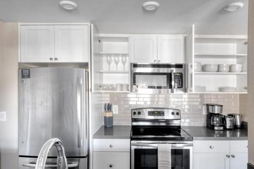 La Jolla 1br w gym wd pool nr bars shops SAN-7 in San Diego, USA
