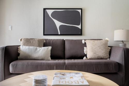 La Jolla 2br w gym wd pool nr bars shops SAN-21 in San Diego, USA