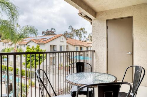 La Jolla 2br w gym wd pool nr bars shops SAN-21 in San Diego, USA