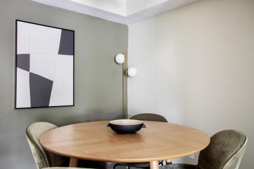 La Jolla 2br w gym wd pool nr bars shops SAN-21 in San Diego, USA