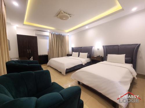 Embassy Lodge - image 11