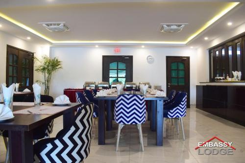 Embassy Lodge - image 7