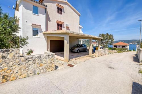  Apartments Mirta, Unterkunft in Ražanj