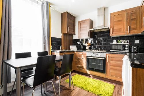 Aldgate Flats 3