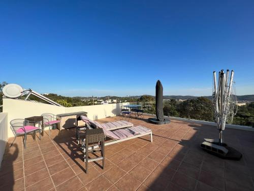 Balcony/terrace, Pequeno Paraiso, 6 guests, Sao Bras de Alportel in Campina