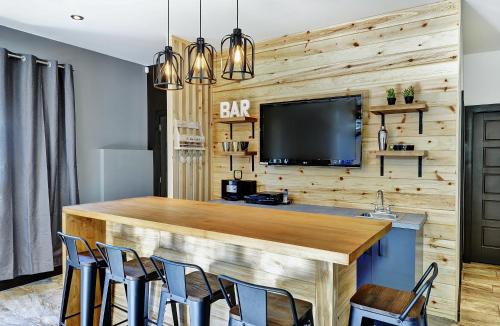 Chalets Alpins -13 Chemin des Skieurs in Stoneham (QC)