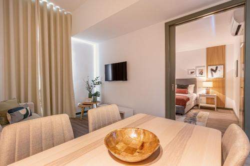 Fort Bay Suite Apartments 5