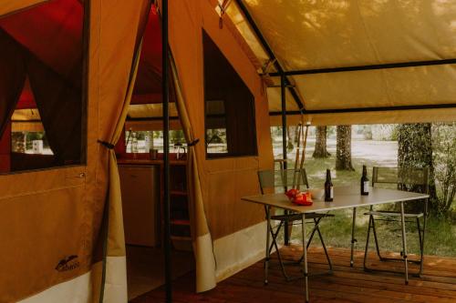 Camping Onlycamp Le Sabot in Azay-le-Rideau