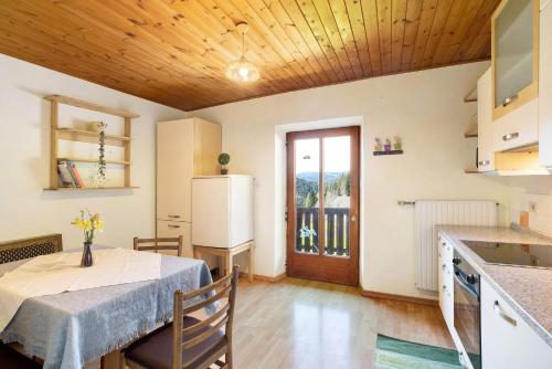  Pitschlhof Apt Lärche in Aldein