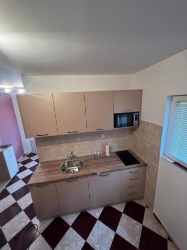 Apartment Elena - image 12