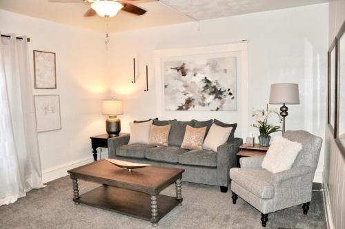 B&B Rapid City - Downtown 1 Bedroom Charmer - Walk, Bike, Enjoy!! - Bed and Breakfast Rapid City