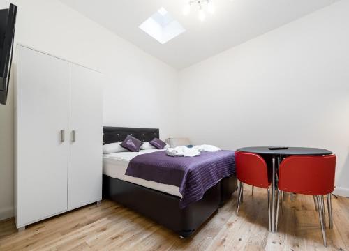 Aldgate Flats - image 6