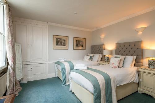 Abbey Mews - image 3
