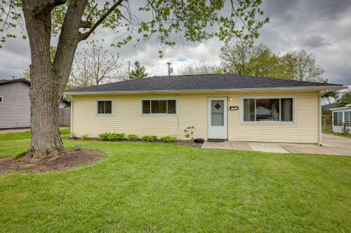 Well-Equipped Dayton Home 5 Mi to University! in Dayton, USA
