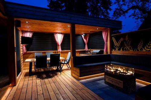 House "HISCA" With Private Terrace, BBQ, Fireplace, Sauna, Hot Tub