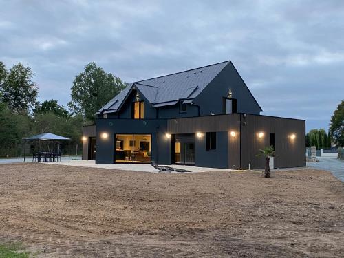 Black house