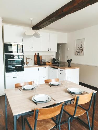 Konyha, Appartement vue sur château-fort 3 étoiles (Appartement vue sur chateau-fort 3 etoiles) in Sedan