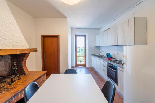 Kitchen, Le Vecchie Cantine in Chianni