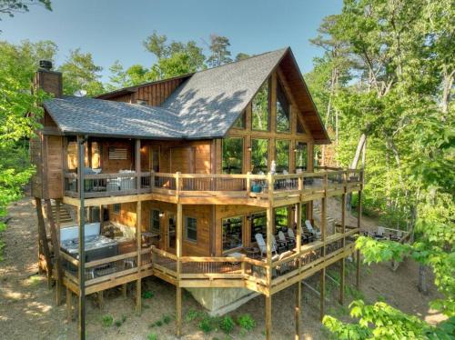 Sevens Heaven w Stunning 5 Star View & Hot Tub in Blue Ridge, USA