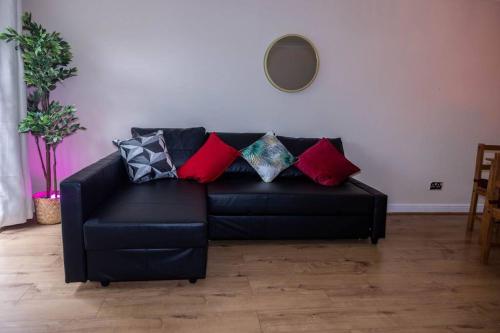 Spacious London Home - Garden, BBQ & Free Parking, Sleeps 8, Londra (foto 5)