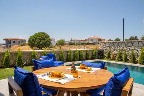 Lovely Villa with Private Pool in Alacati Cesme