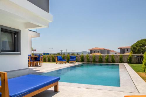 Lovely Villa with Private Pool in Alacati Cesme