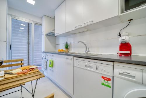 廚房, B CasaCafé Madrid Pozuelo 2 Baño Fuera de la habitacion o COMPARTIDO (B CasaCafe Madrid Pozuelo 2 Bano Fuera de la habitacion o COMPARTIDO) in 波蘇埃洛 - 阿拉爾孔