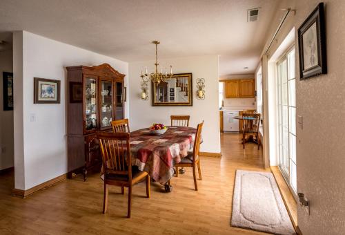 Lakefront Cottage - Spacious House with Private Dock in Topton, USA