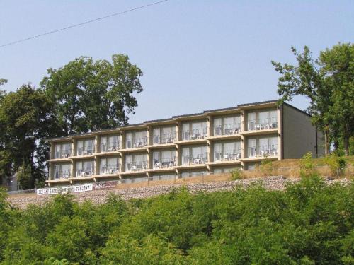 Exterior view of The Inn At Lock Seven