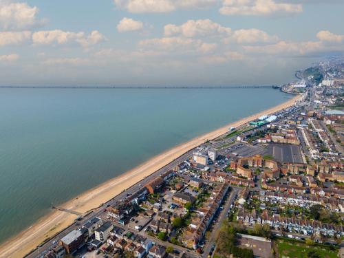 Stunning 3 bedroom flat in Southend-on-sea