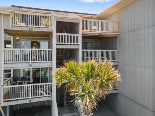 Pelican Perch - 3rd floor views of the ocean and marsh - perfect for wildlife viewing, condo thumb 3