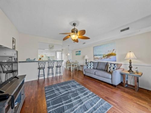 Pelican Perch - 3rd floor views of the ocean and marsh - perfect for wildlife viewing, condo thumb 4