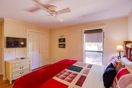 Roomy Riverfront Trout Valley Cabin with Fishing! - main image