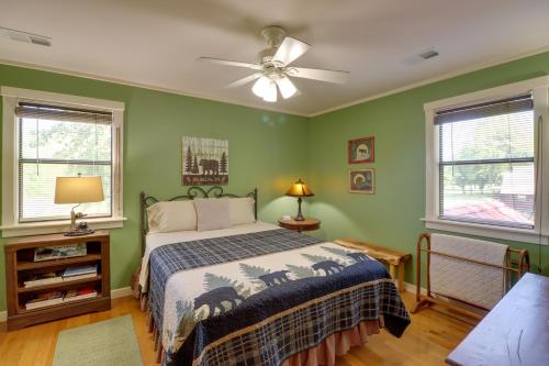 Roomy Riverfront Trout Valley Cabin with Fishing! - image 9