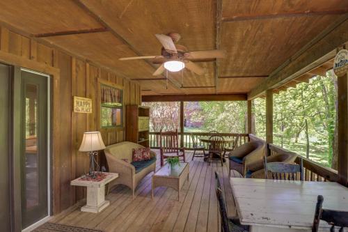 Roomy Riverfront Trout Valley Cabin with Fishing! - image 11