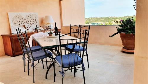 Oprema, Monica Luxury House in Porto Cervo center