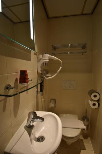 ITC Hotel - image 9