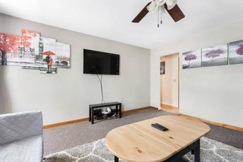 WALK to West Point Academy! Charming 2 bdrm Apt overlooking Main Street! in Highland Falls, USA