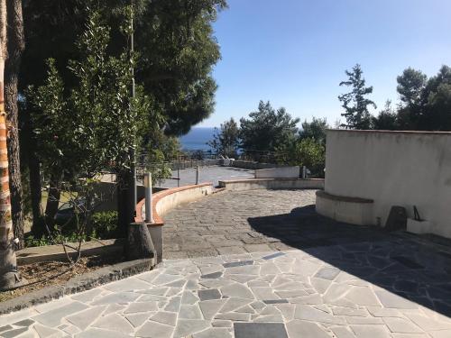  Villa San Pietro Relais & Chateaux - FraternitàGesuconfidointe in Santa Teresa di Riva