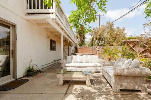 Malibu Ocean Villa with King Bed, Hot Tub, Beach, BBQ in 馬力埔