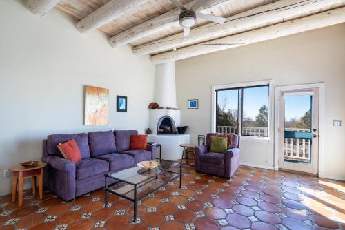 Casa Viva, 2 Bedrooms, Walk to Plaza, Fireplace, Pet Friendly, Sleeps 5 in Santa Fe, USA