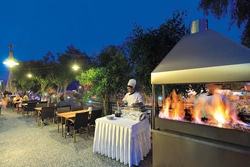 Fortuna Beach Hotel - image 4